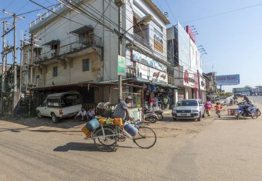 BAGO, MYANMAR - 25 Aralık 2017, Bago şehir merkezi, daha önce Hanthawaddy olarak bilinen Burma 'nın Bago Bölgesi' nin başkenti. Yangon 'un 50 mil (80 km) kuzeydoğusunda yer almaktadır..