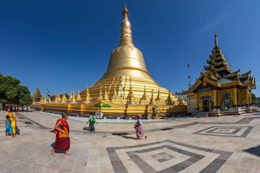 Bago, Myanmar - 26 Aralık 2016 - Shwemawdaw Pagoda. Genellikle Altın Tanrı Tapınağı olarak adlandırılır..
