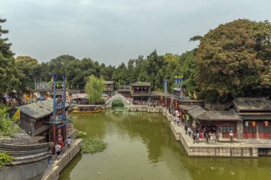  Yaz Sarayı, Çin 'in en büyük ve en iyi korunmuş kraliyet parkı, aynı zamanda 