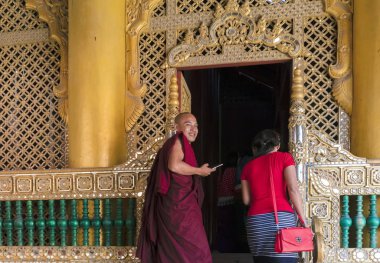 Mandalay, Myanmar - 28 Aralık 2016: Kraliyet Sarayı. Saray 1857 ve 1859 yılları arasında inşa edildi.