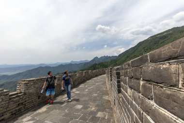 Pekin, Çin - 28 Temmuz 2017: Çin Halk Cumhuriyeti Pekin yakınlarındaki Büyük Duvar 'ı ziyaret ediyor