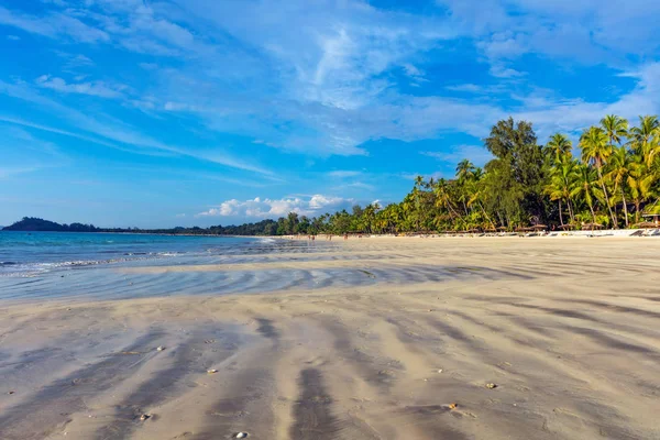 Sandy Beach Ngapali Its Palm Tree Fringed White Sand Clear — Stock Photo, Image