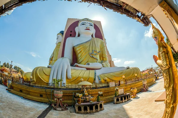 Fyra Sittande Buddha Helgedom Bago Myanmar — Stockfoto