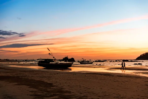 Spiaggia Sabbiosa Ngapali Con Sua Sabbia Bianca Frange Palme Limpide — Foto Stock