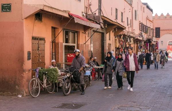 Marrakech Marruecos Diciembre 2017 Gente Identificada Una Calle Medina Centro — Foto de Stock