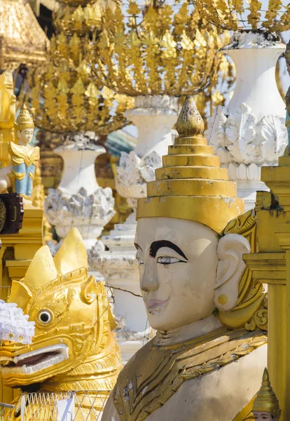 Yangon Myanmar Grudnia 2016 Shwedagon Pagoda Yangon Myanmar — Zdjęcie stockowe
