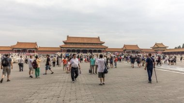 Pekin, Çin - 29 Temmuz 2017: insanlar Yasak Şehir 'i ziyaret etti, Çin İmparatorluk Sarayı' ydı Ming Hanedanı 'ndan Qing Hanedanı' nın sonuna kadar. Tiananmen Meydanı 'nda..