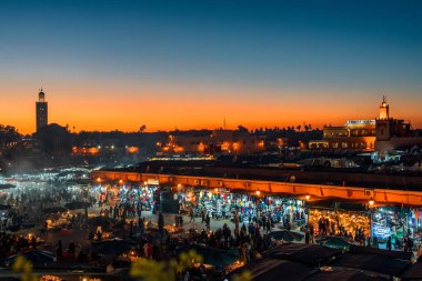 Jemaa el Fna Meydanı, Marakeş 'in merkezindeki ana pazar meydanı..