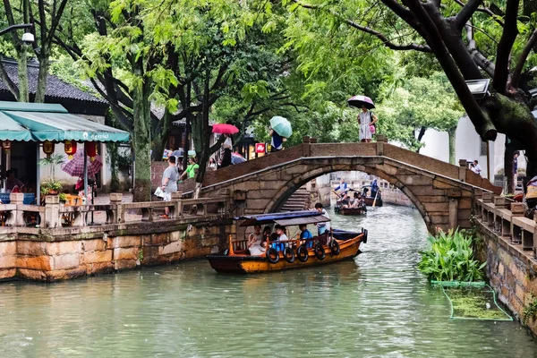 2017年8月5日 中国苏州 亚洲威尼斯 的水城通格利是一个受欢迎的美丽城市 许多游客来到这里参观中国的古城和传统生活 — 图库照片