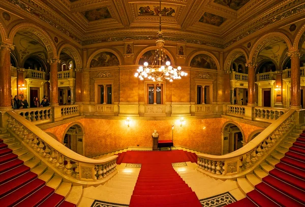 Budapest Hungria Novembro 2016 Interior Ópera Estatal Real Húngara Considerada — Fotografia de Stock