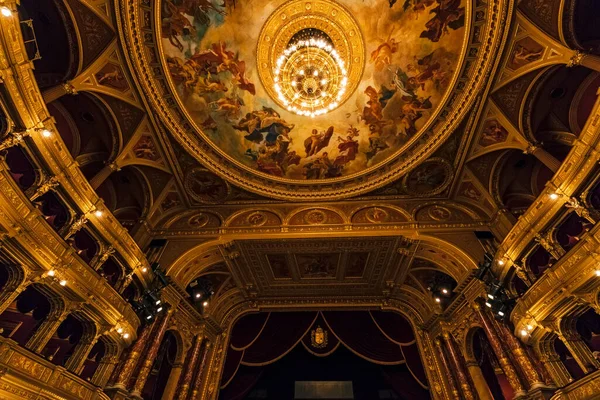 Budapest Hungary November 2016 헝가리 오페라 하우스 건축가의 걸작중 하나로 — 스톡 사진