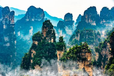 Zhangjiajie, Çin 'deki Avatar Dağları