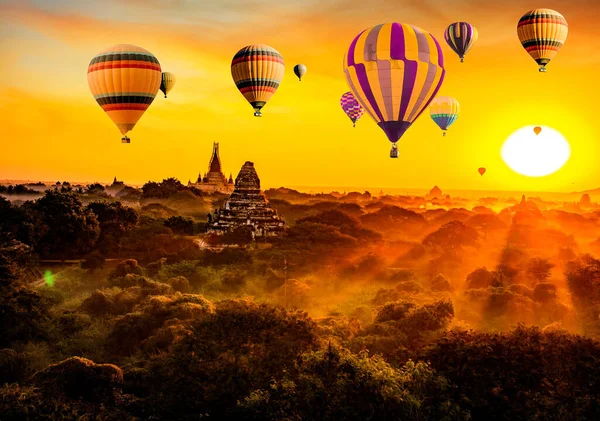 Voando Balões Céu Sobre Cidade — Fotografia de Stock