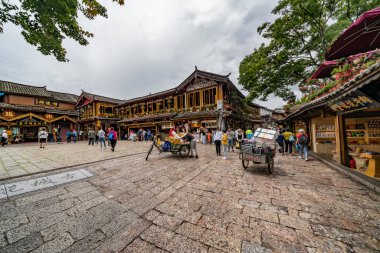 Lijiang, Yunnan, Çin - 8 Ağustos 2019: Lijiang eski kasabası.