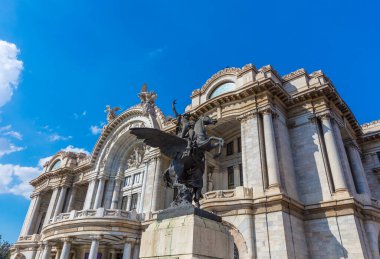 St. Peter Meydanı, Roma, İtalya Bazilikası 'nın ön cephesi