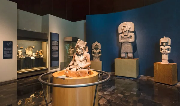 墨西哥城 2015年12月26日 墨西哥城国立人类学博物馆的内部 墨西哥访问量最大的博物馆 — 图库照片