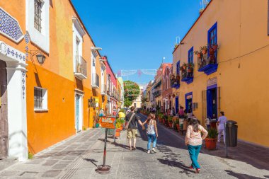 Burano, İtalya 'da renkli evler