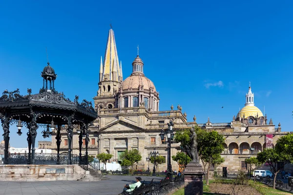 Marsilya, Fransa 'daki St. Peter ve Paul Katedrali manzarası