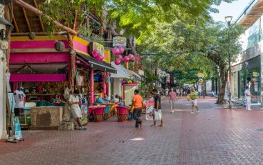 Turistik şehrin sokakları