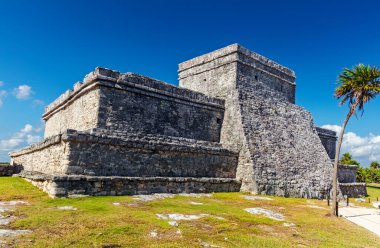Tulum Maya harabeleri Meksika 'da
