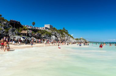 Deniz manzaralı güzel sahil