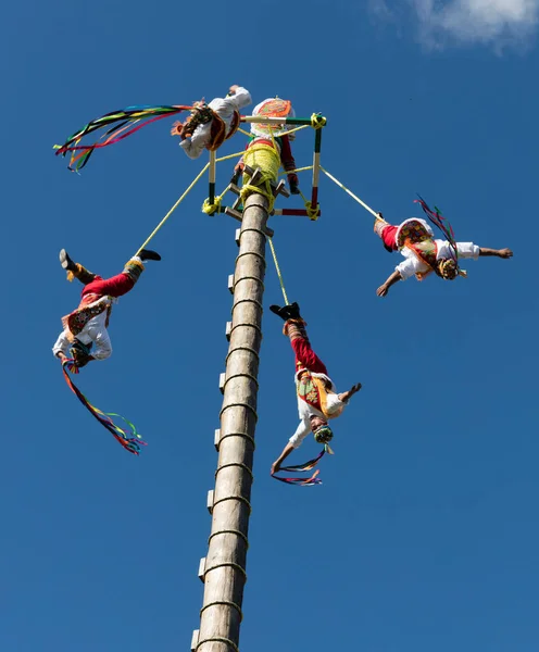 Xcaret Mexique Janvier 2016 Des Hommes Volent Avant Exposition Xcaret — Photo