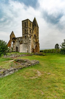 Zsambek Kilisesi harabesi, Macaristan