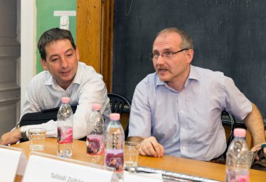 BUDAPEST, HUNGARY - 02 Eylül 2015: Budapeşte 'deki ELTE konferans salonunda kimliği belirsiz öğrenciler. Eotvos Lorand Üniversitesi (ELTE) Macaristan 'ın en büyük ve en eski üniversitesidir..