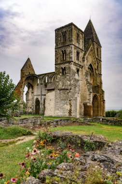 Zsambek Kilisesi harabesi, Macaristan