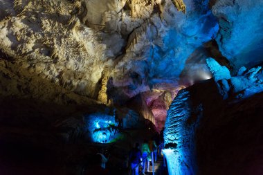 Yeraltı mağarasında müzenin içi