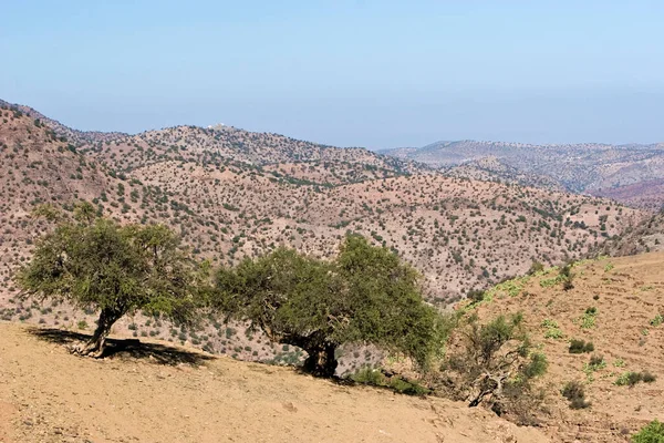 Θέα Των Βουνών Στην Κοιλάδα Του Νότιου Τμήματος Του Εθνικού — Φωτογραφία Αρχείου