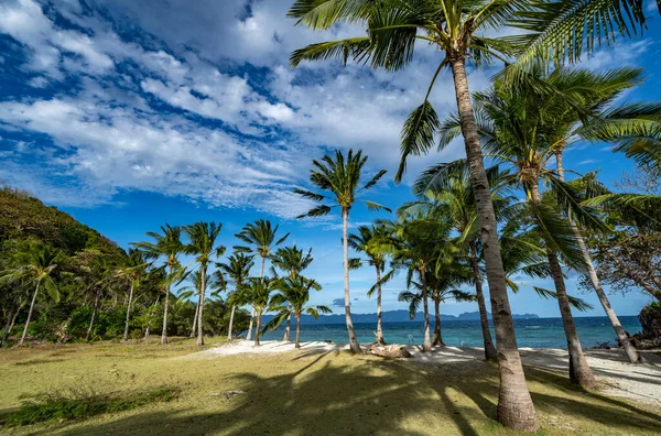 Piękna Tropikalna Plaża Filipinach — Zdjęcie stockowe