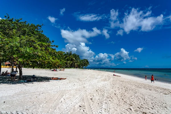 Playa Tropical Con Palmeras Cielo Azul — Foto de Stock