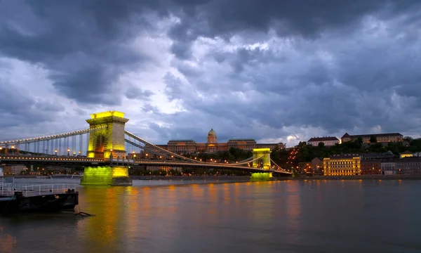 Vista Del Famoso Puente Sobre Río Danubio Budapest — Foto de Stock