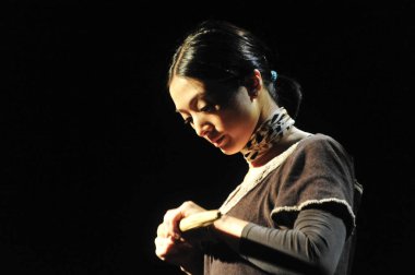 BUDAPEST, HUNGARY - 7 Ekim 2010 'da Macaristan' ın Budapeşte kentinde bulunan Müzik Akademisi 'nin sahnesindeki Ses Göç Konseri' nde Japon aktris..