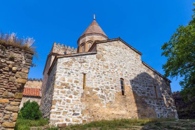 Dağlardaki eski kilise.