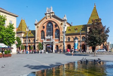 Riga, Letonya 'daki eski kasaba meydanının manzarası