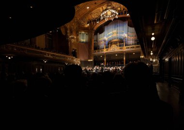 Eski müzikholdeki konser.