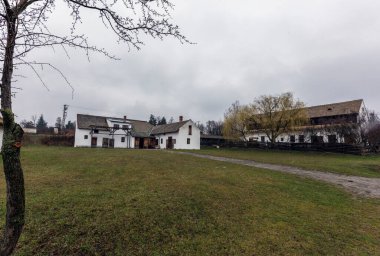 Avrupa köyündeki eski binalar