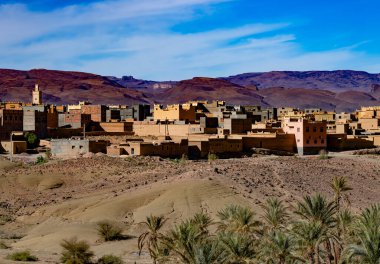 Medine (şehir merkezi), Atlas Dağları 'nda küçük bir şehir..