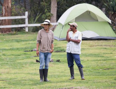 Kolombiya 'da gündüz konuşan erkekler