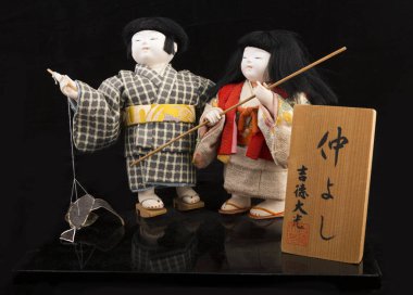 Kimono kostümlü geleneksel Japon bebek dekorasyonu