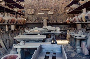 Pompeii, İtalya - 13 Mayıs 2012: Pompeii, İtalya 'da müze içi.