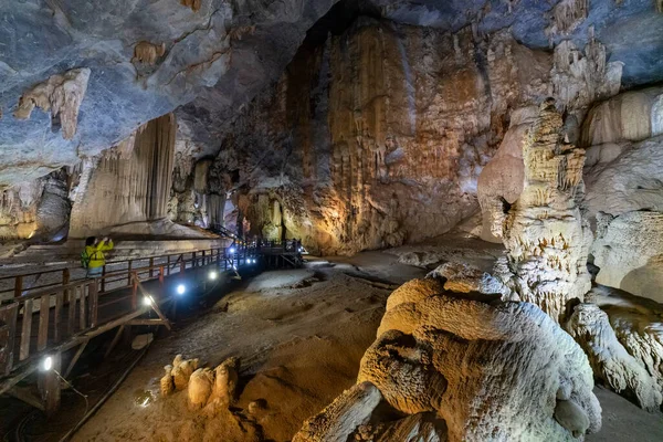 Phong Nha Bang Ulusal Parkı Vietnam Ocak 2019 Cennet Mağarası — Stok fotoğraf