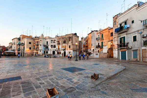 Bari Italia Junio 2017 Gente Calle Bari Atardecer Bari Capital — Foto de Stock