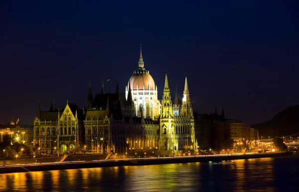 Ночная Панорама Венгерского Парламента Бюджете — стоковое фото