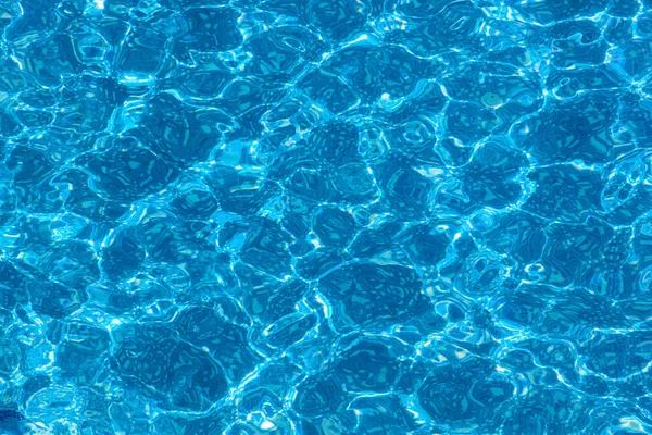 波紋のある青い水の背景 — ストック写真