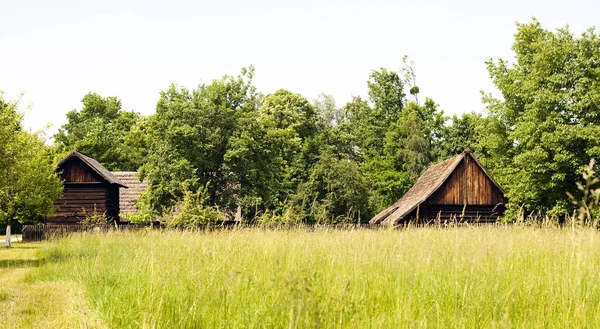Holzhaus Auf Dem Land — Stockfoto