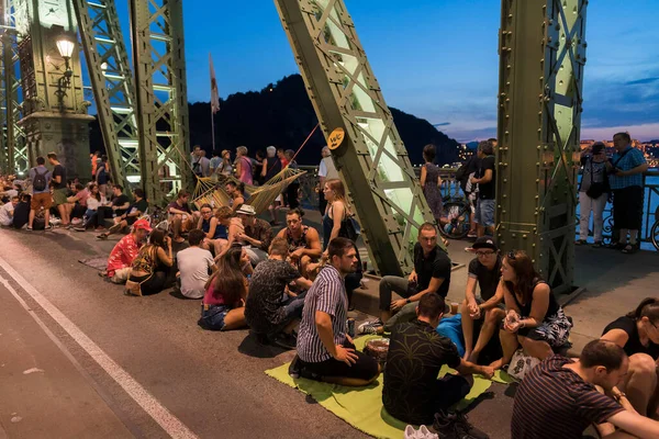Budapest Hungary July 2019 Unidentified People Enjoying Summer Night Liberty — Stock Photo, Image