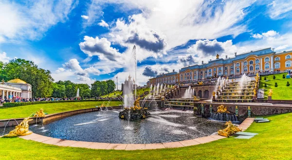 Petersburg Russia August 2018 Grounds Peterhof Palace Unesco World Heritage — Stock Photo, Image